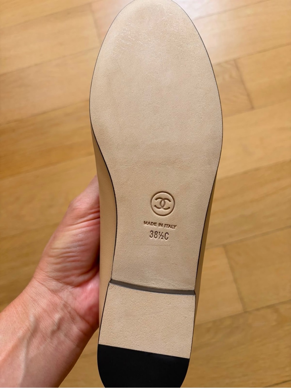 CHANEL CC LOGO BEIGE & BLACK LEATHER BALLET BALLERINA FLATS SHOES Size 38.5C - Picture 12 of 13